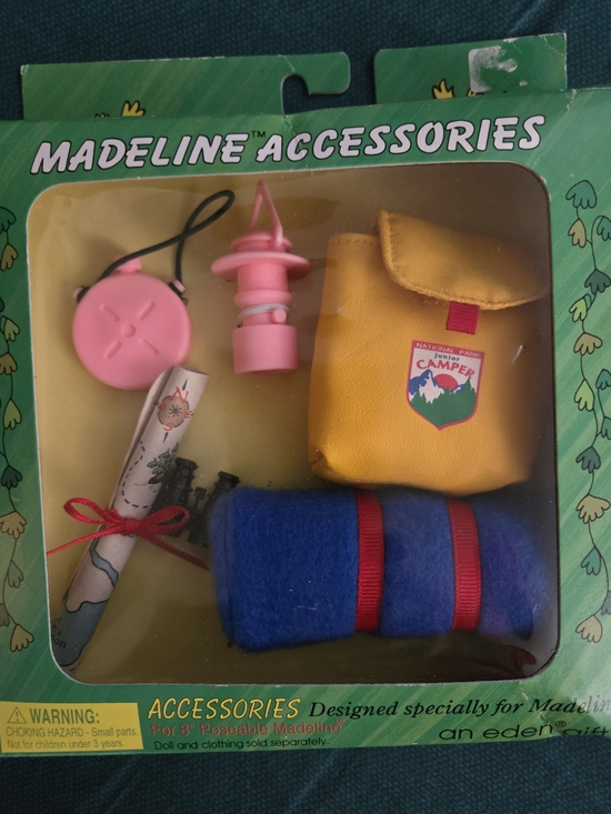 an eden gift Other - Vintage Madeline Accessories Set